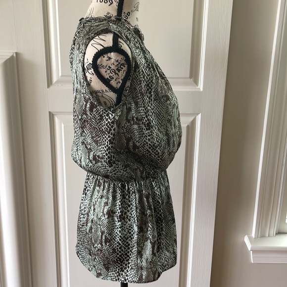 Mint and Brown Snakeskin Print Sleeveless Top - Picture 6 of 8